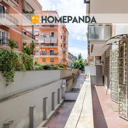 Appartamento commerciale con terrazzo in vendita
