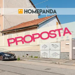 CASA LIBERA SU TRE LATI CON GIARDINO PRIVATO 