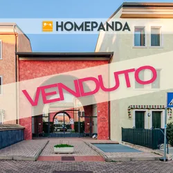 Appartamento Elegante con Mansarda e Balconcino in Complesso Residenziale Esclusivo