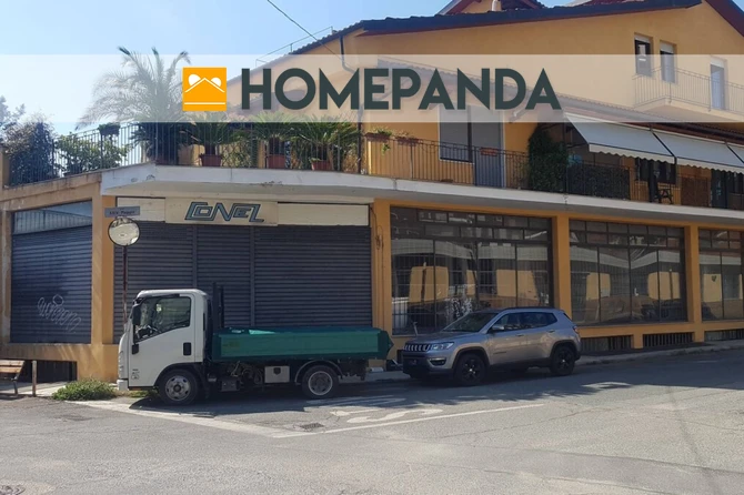 Locale commerciale posizionato in via comoda ai servizi