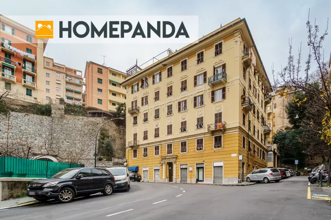 Opportunità di Investimento - Appartamento con Terrazzo in Via Napoli, Genova Centro