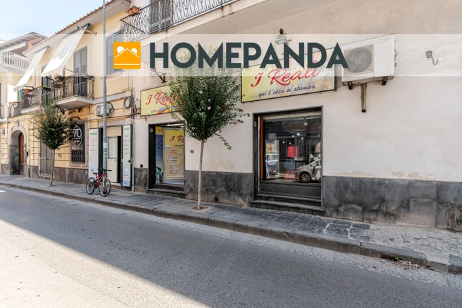 *Locale Commerciale in Vendita - Corso Umberto I 70, *