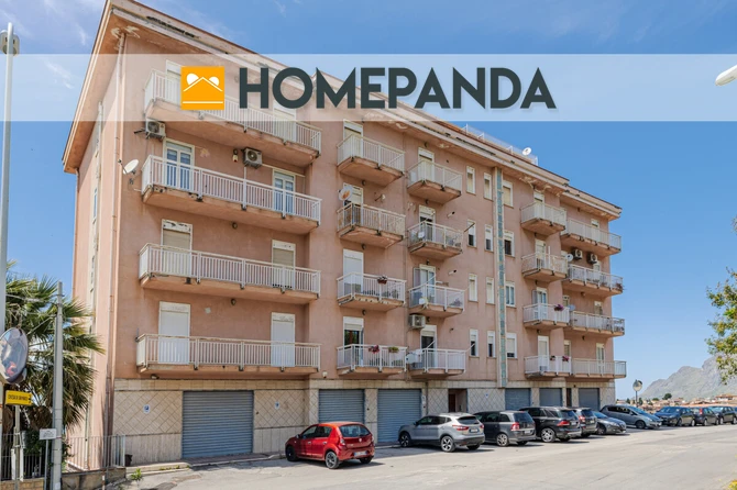  Ampio e Luminoso Appartamento Panoramico di 155 mq con 4 Balconi in Vendita a Baucina (PA)