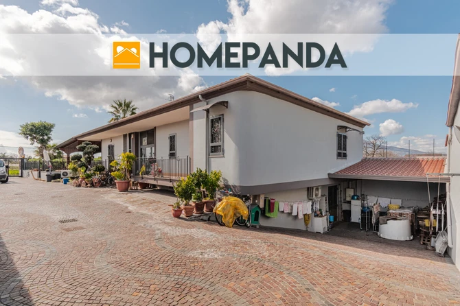 SOLUZIONE INDIPENDENTE CON GIARDINO E BOX