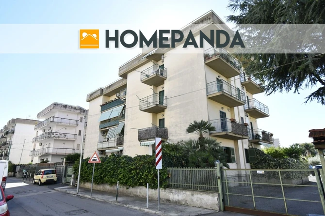 Spazioso appartamento con 3 camere e balconi panoramici