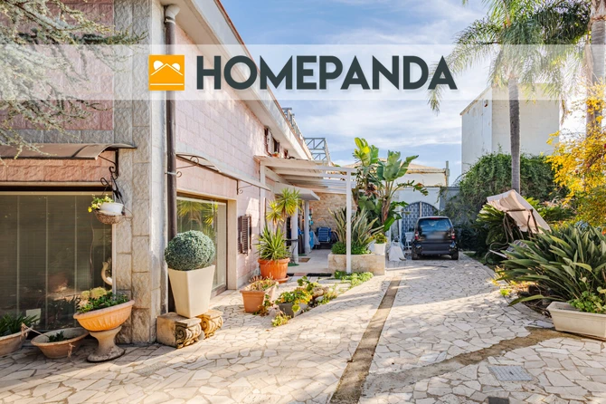 VILLA INDIPENDENTE CON GIARDINO, PATIO E DUE POSTI AUTO
