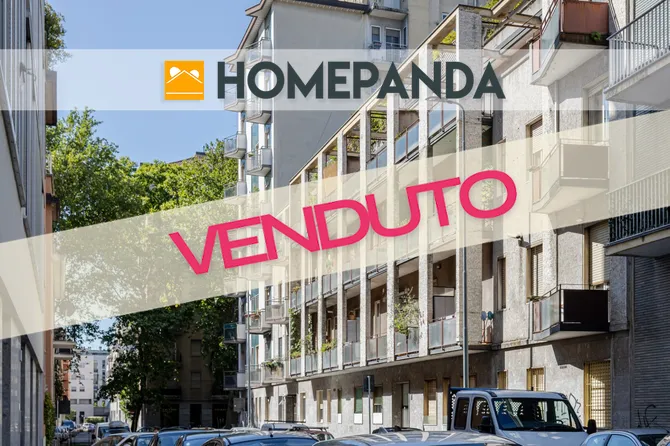 Bilocale ultimo piano con terrazzo e veranda, adiacenze Piazza Napoli.