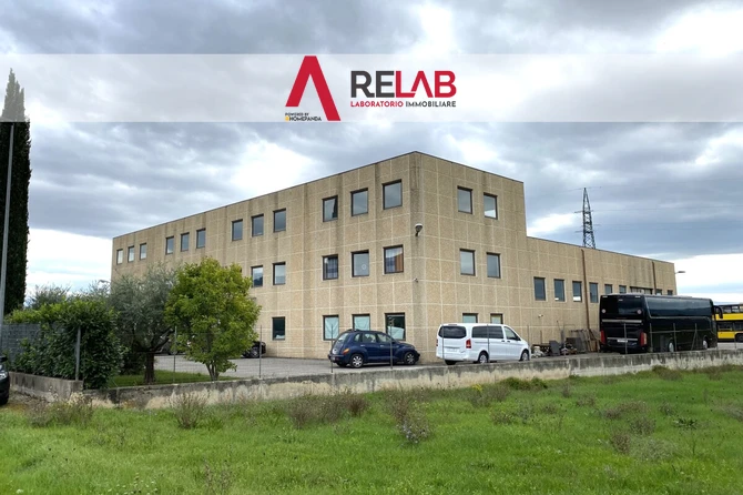Capannone Industriale - Cannara (PG) zona industriale