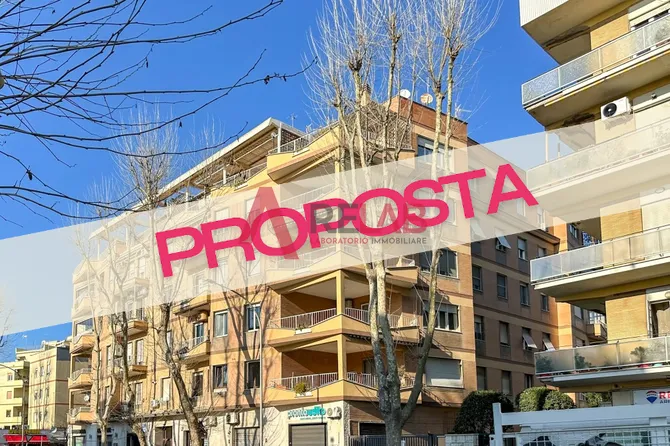 ATTICO PRESTIGIOSO VISTA MARE – OSTIA