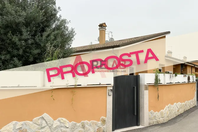 Villetta a schiera in vendita a Ostia antica, Roma