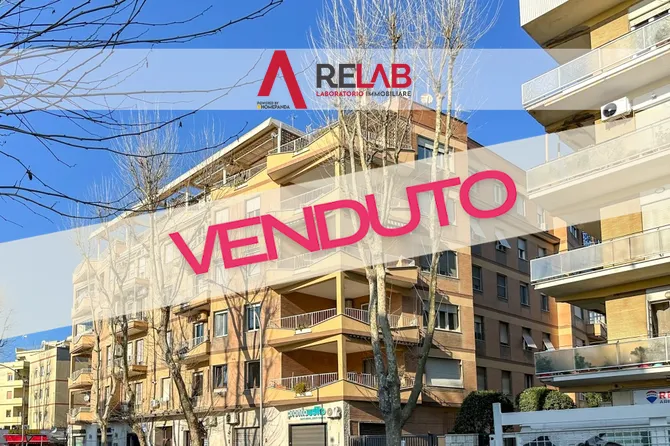 ATTICO PRESTIGIOSO VISTA MARE – OSTIA