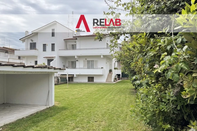 VILLA INDIPENDENTE DA RISTRUTTURARE – AXA, ROMA