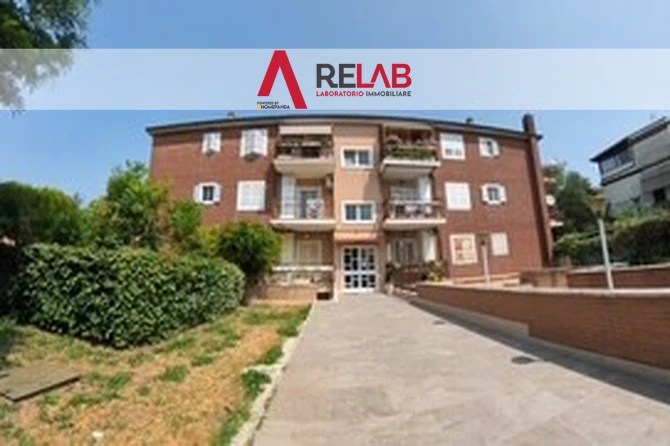 Appartamento ristrutturato con ampio giardino e 3 balconi